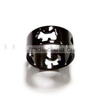 Fashion cutout dog ring