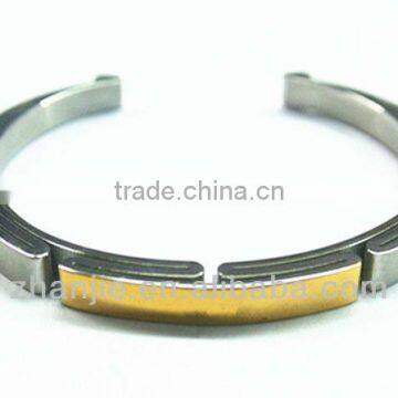 2013 fashion design titanium healthy bracelet