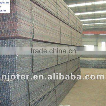 Stock panel steel grating