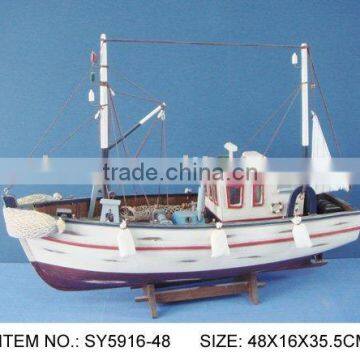 NAUTICAL FISHING BOAT / MODEL BOAT