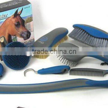 horse grooming equipment