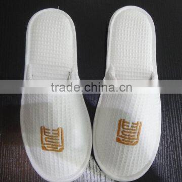 High Quality Gold Embroidery Close Toe Waffle Slippers For Hotel Spa