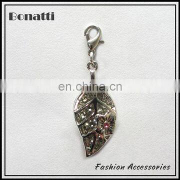 fashion metal leaf pendant