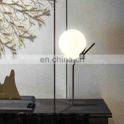 Classical European Hotel Bedside Table Lamp Round Golden Metal Base Table Lamp