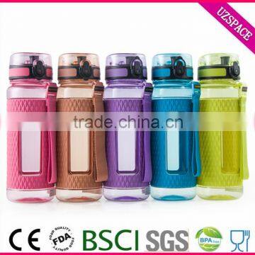 New design bpa free 700ml 25oz Plastic joyshaker water bottle