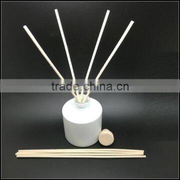 Outside Matte White Reed Diffuser Glass Diffuser Jar With Rattan Sticks and Stopper photo-2