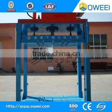 Hydraulic small cardboard baler