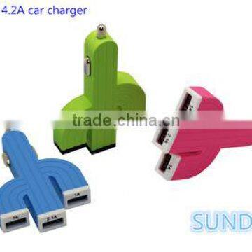 Promotional gift with factory price 12V 4.2A mini 3 usb car charger