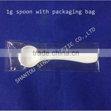 1g plastic spoon with individual packaging bag