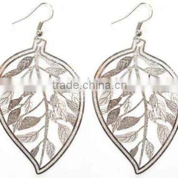 Fashion earring leaf style