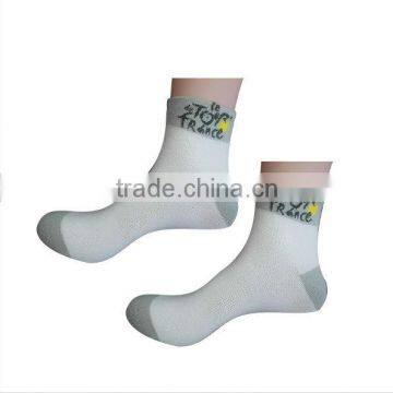 2016 fashion comfortable design sport socks wholesale price