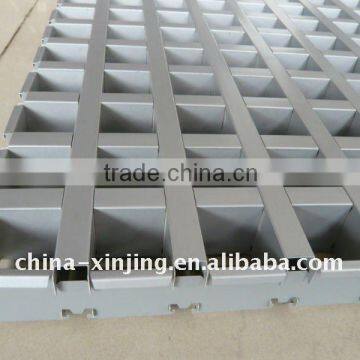 Interior open cell aluminum ceiling