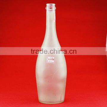 Wholesale glass liquor bottles 750ml unique wine bottle cork cap bottles packaging vodka