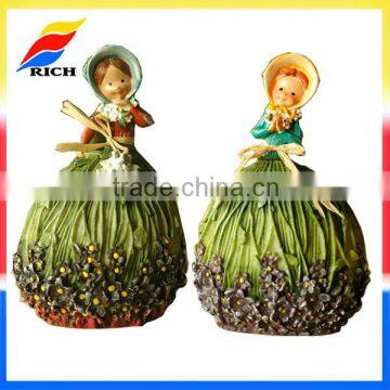 elegant painting resin lady figurine polyresin figure