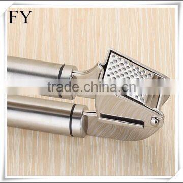 High Grade Factory Direct Sale Manual Garlic Press and Peeler photo-4