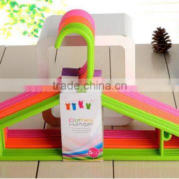 colorful plastic clothes hanger/pp cloth hanger