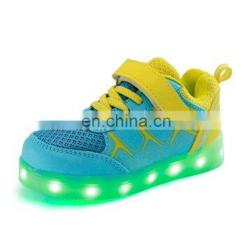 Factory Wholesale New Design Light up Shoes Children Kids LED Shoes Sneakers Latest Cool Footwear for Girls Boys photo-3