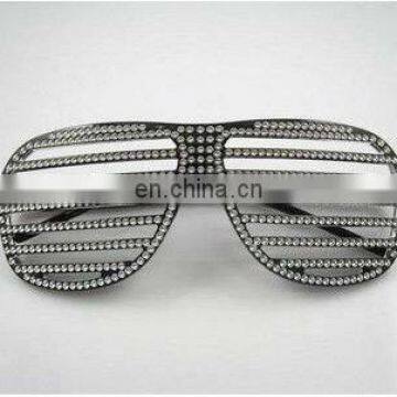 Diamond shutter glasses