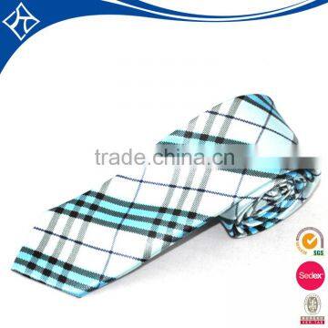 Tartan narrow neck tie in polyester