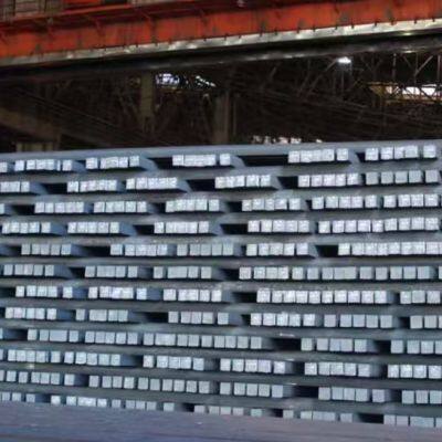 Lingot d'acier. Matériaux principaux : Q195, Q235B, Q355B, 20#, 45#, SS400, A36, S235JR