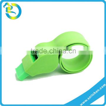 wholesales new fashion slap snap shape customized logo silicone whistle bracelet