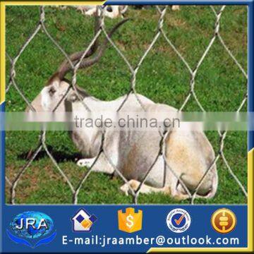 Animal enclosure farm field fence chain wire mesh fencing
