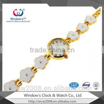 Beautiful Floral Fancy Watch Girls Hand Chain Watch photo-3