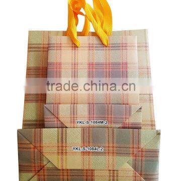 China factory customized printed paper bag, paper shopping bag with checked design