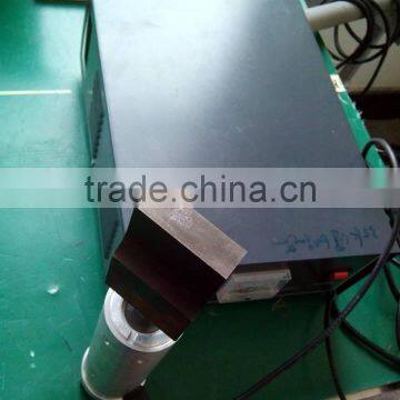 Ultrasonic label non-woven fabric cutting machine