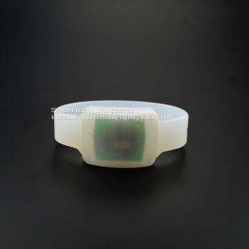 Дистанционно управляемый силиконовый цветно-переключающийся концертный гимнастический наручный пояс, наручный пояс с заменяемыми батареями и мигающими светодиодами photo-5