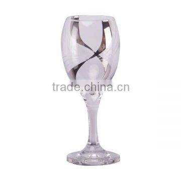 Wine glass with white decal and diamond