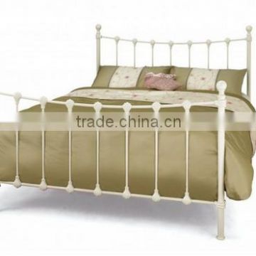 2016 New Design 4ft Small Double Ivory Metal Bed