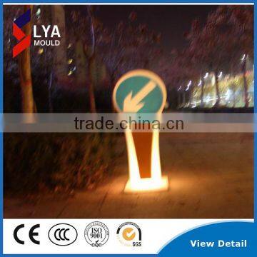 China Factory Road Traffic Sign Stand LED Arrow Sign