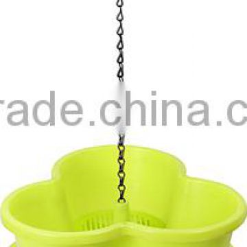 Plastic flower pot