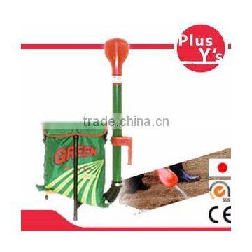 Fertilizer hand pump sprayer for carrying on the back easily