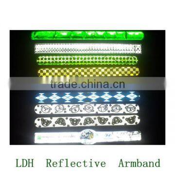 Reflective Embossed Snap Band Slap band for japanese market
