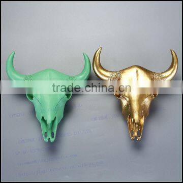 2017 North American and Europe trendy green and gold resin bull