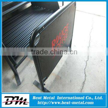 Outdoor coffee bar barrier for advertising coffee shop display