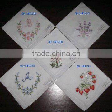 Alibaba China Supplier embroidered handkerchief