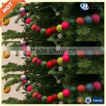 2017 Wholesale Ornaments Handmade Felt Wool Ball in Stock photo-2