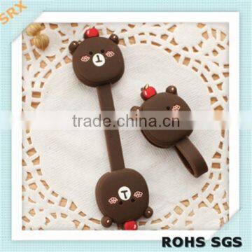 Customized Unique Design bear plastic rubber earphone holder