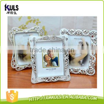 Decorative ornate Europe style standing plastic desk photo frame