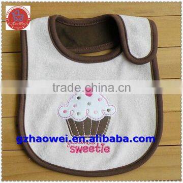 Embroidered cake Best quality fashion style baby drool bib