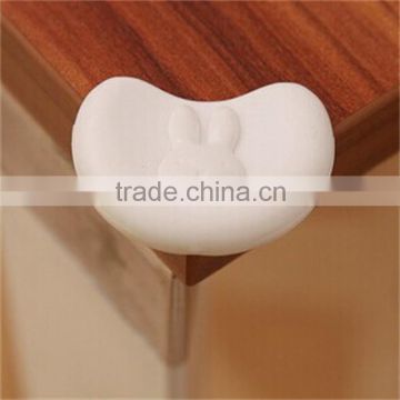 J173 4pcs Cartoon rabbit baby safety protection angle table corner edge guard