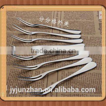 Stainless steel small fruit fork with plain handle and low price