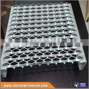 Standard and Heavy Duty Types Diamond Safety Grating Walkway ( Trade Assurance )