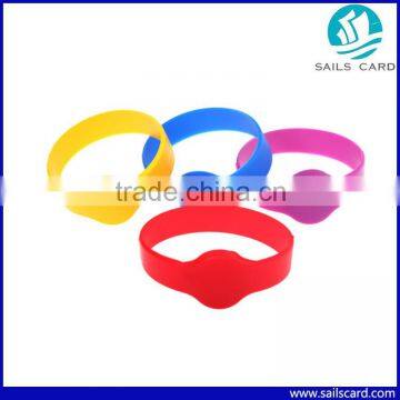 840-960MHZ UHF RFID wristband for Gym Entrance Control