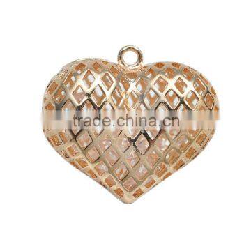 Wholesale Gold Plated Heart Metal Filigree Diamond Hollow Jewelry Pendant