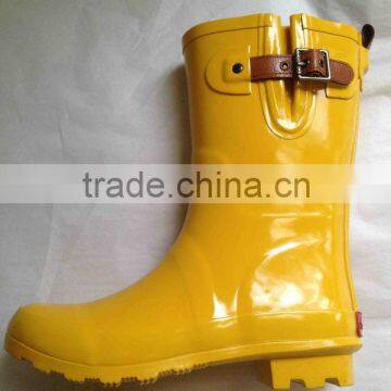 Hot sale short stylish bright yellow lady shoe