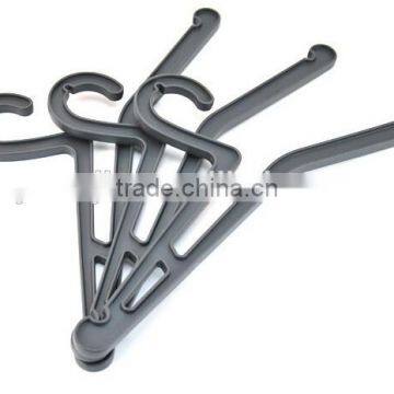 Wholesale Stock 3pcs in One Pack Plastic Clothes Protect Collar Hanger photo-2